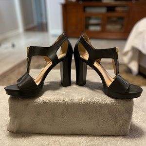 Sexy zip front Moda Spana dress sandals